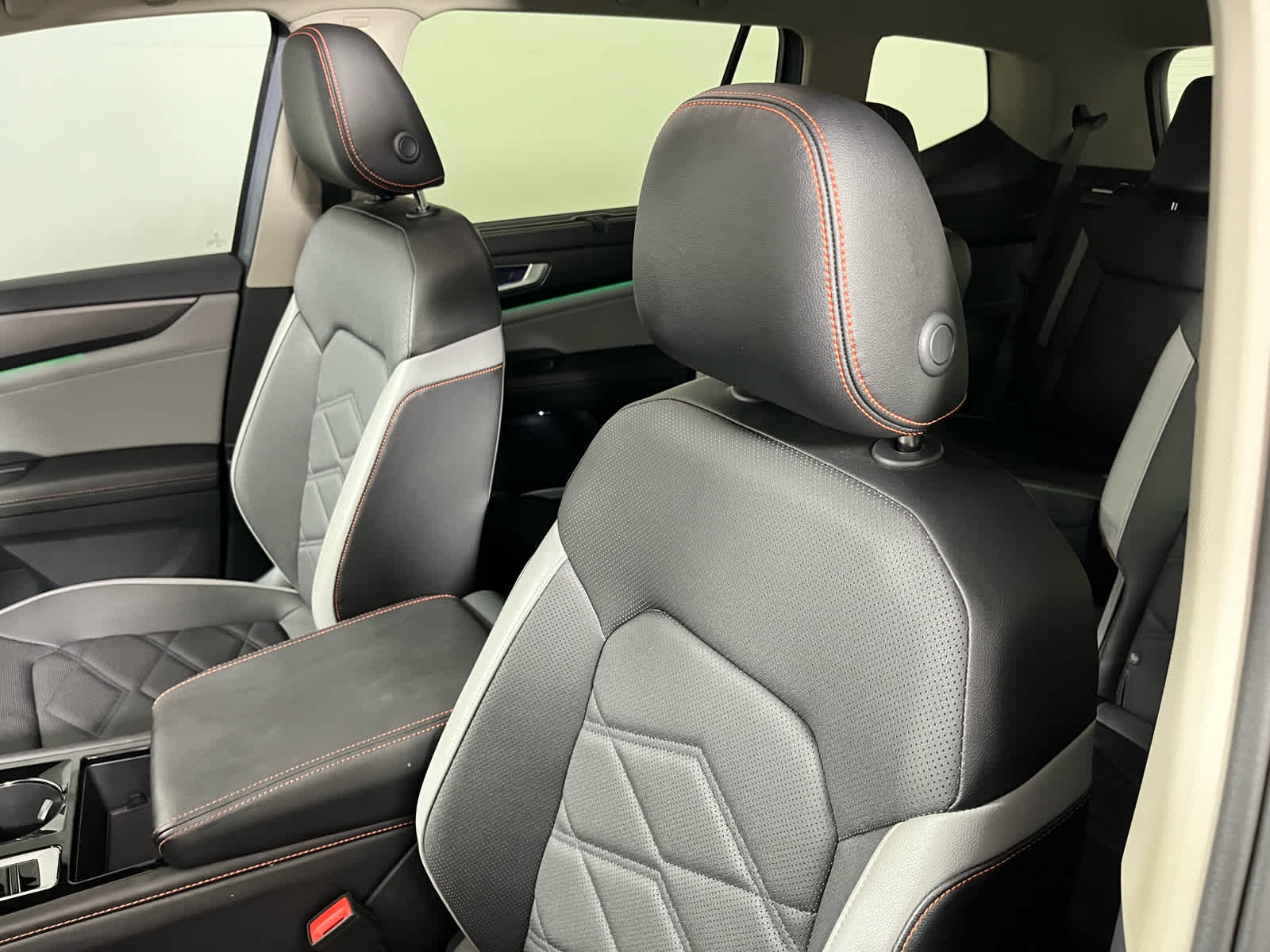 2024 Volkswagen Atlas 2.0T Peak Edition SEL