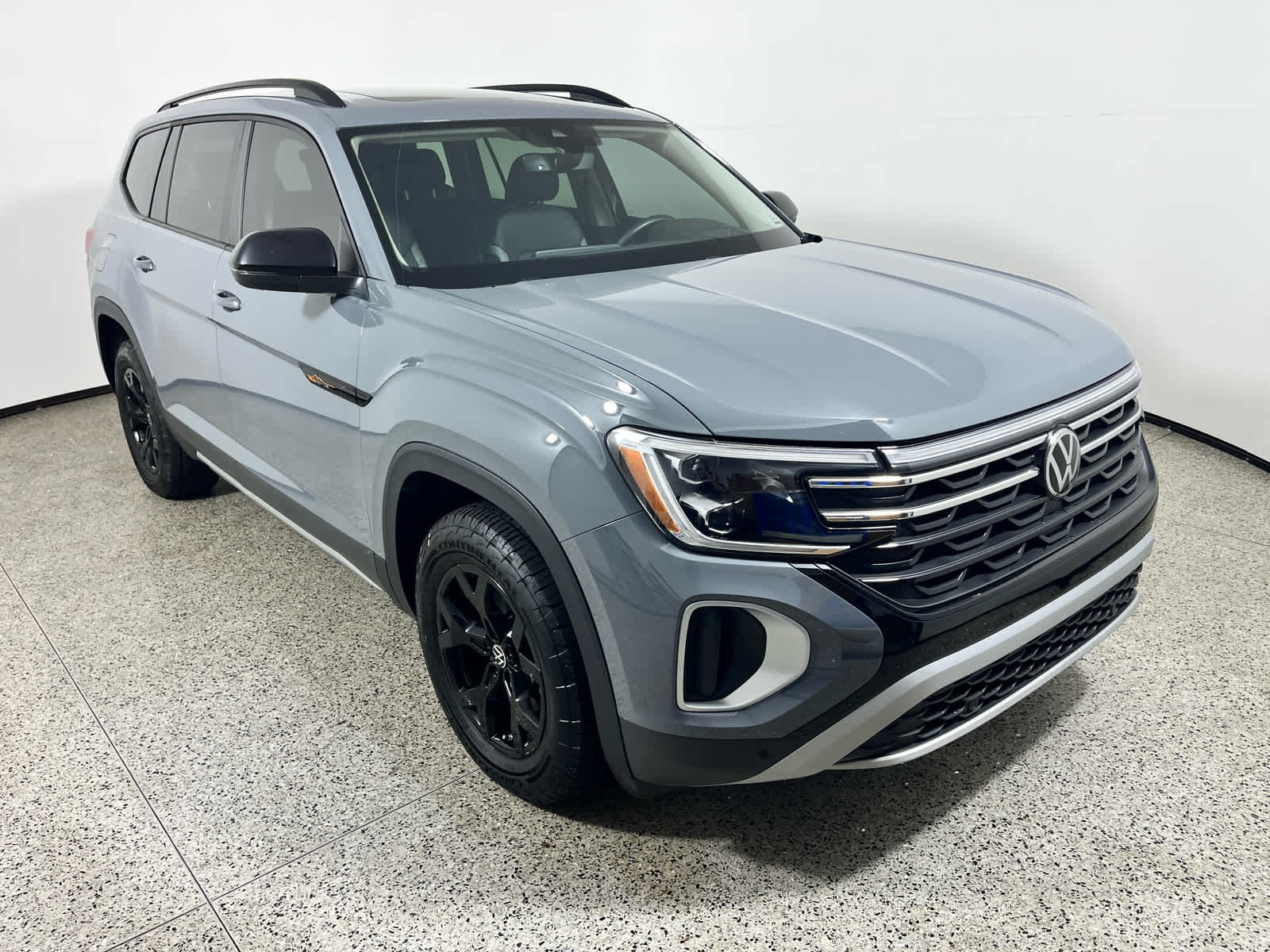 2024 Volkswagen Atlas 2.0T Peak Edition SEL