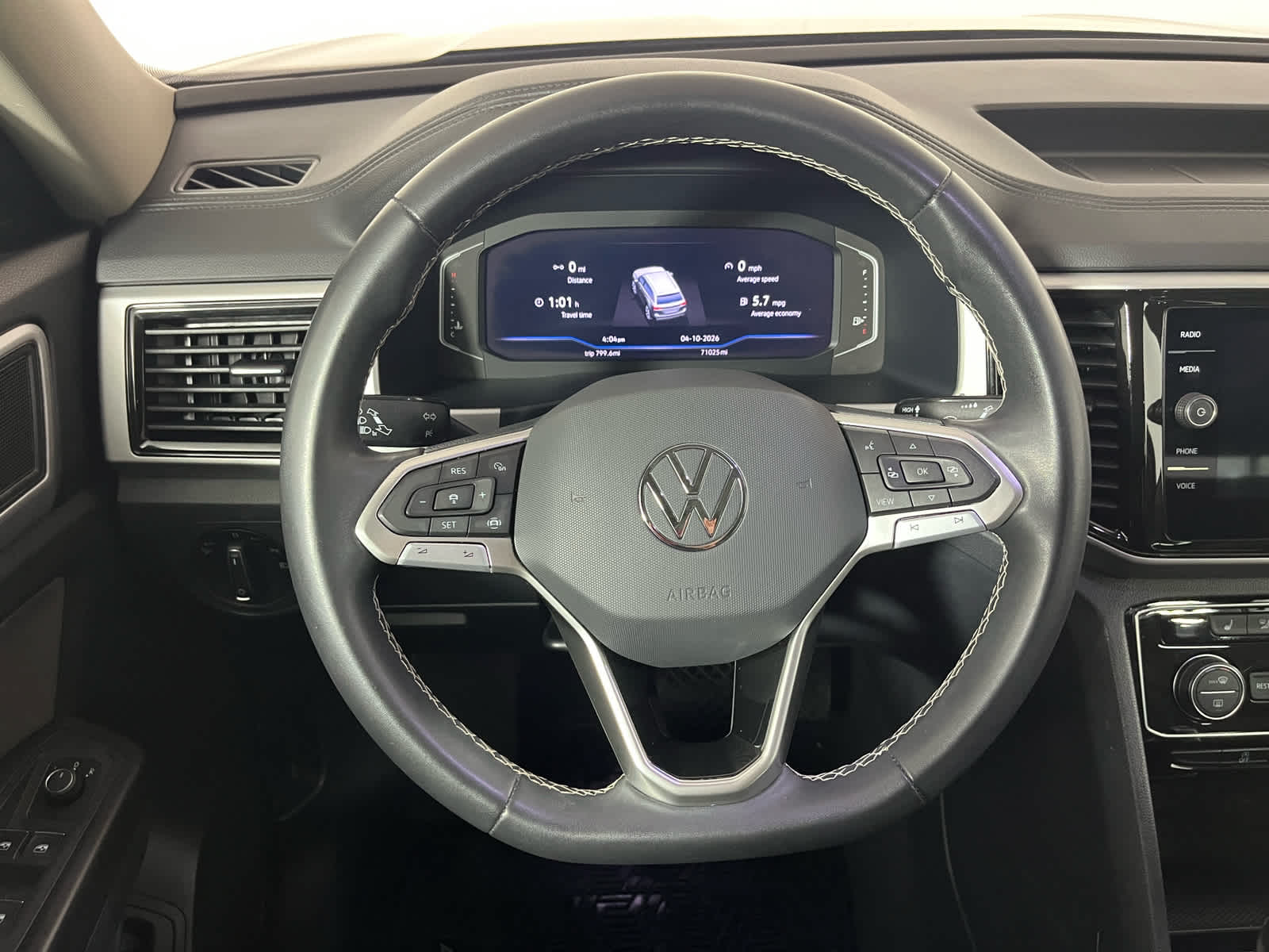 2023 Volkswagen Atlas 3.6L V6 SE w/Technology