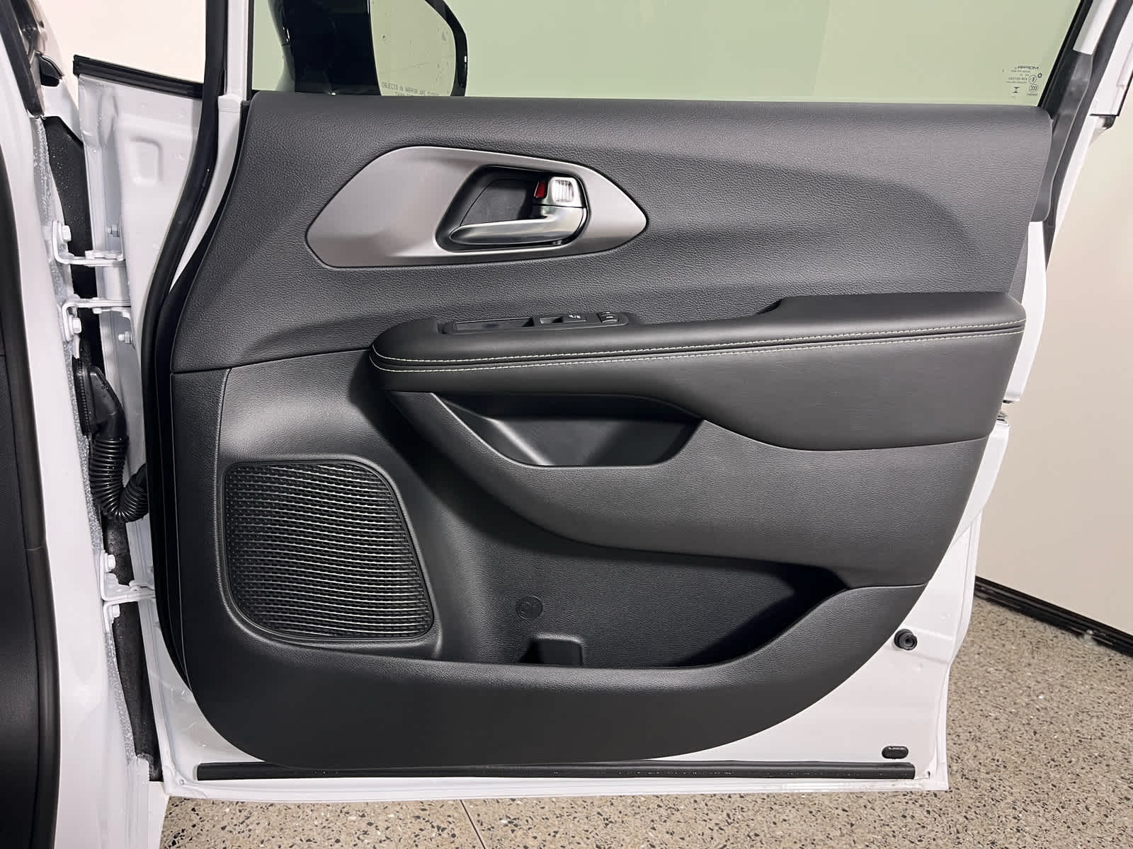 2026 Chrysler Voyager VOYAGER LX