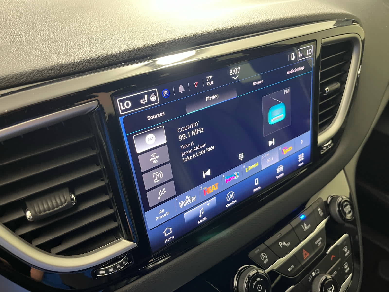 2026 Chrysler Voyager VOYAGER LX