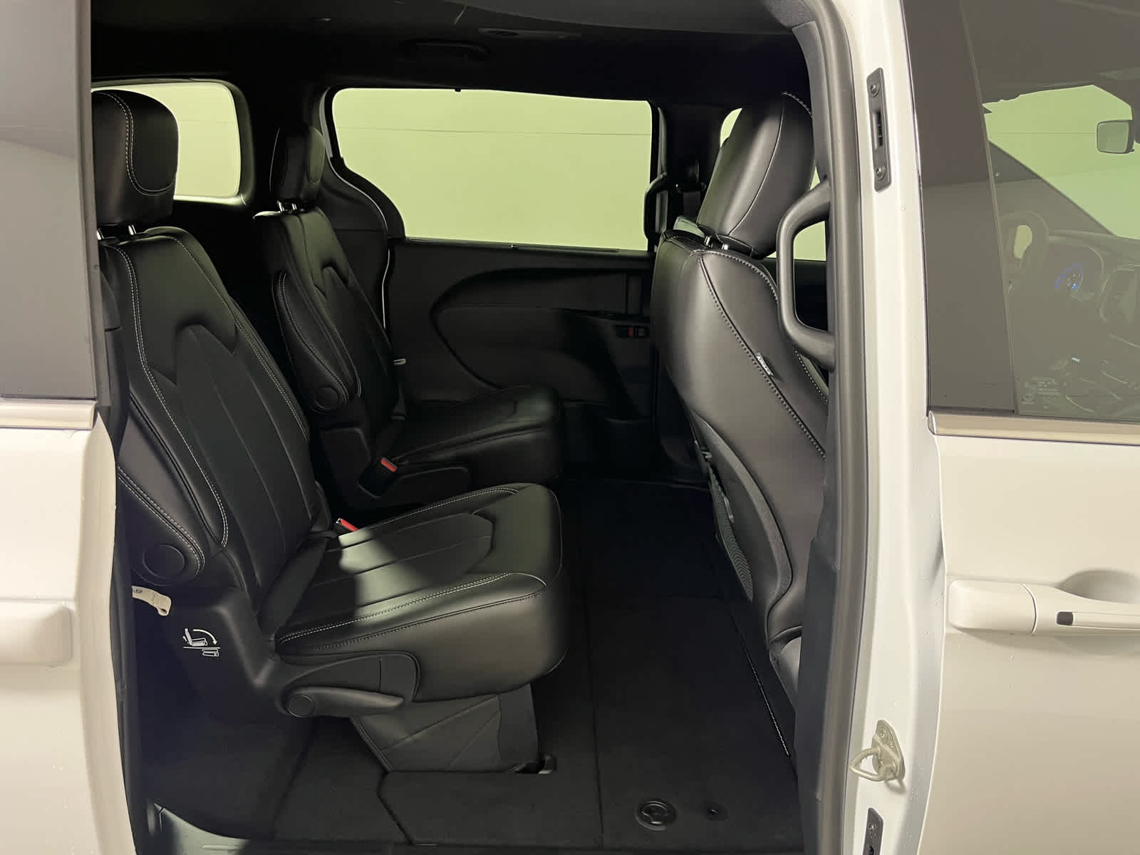 2026 Chrysler Voyager VOYAGER LX