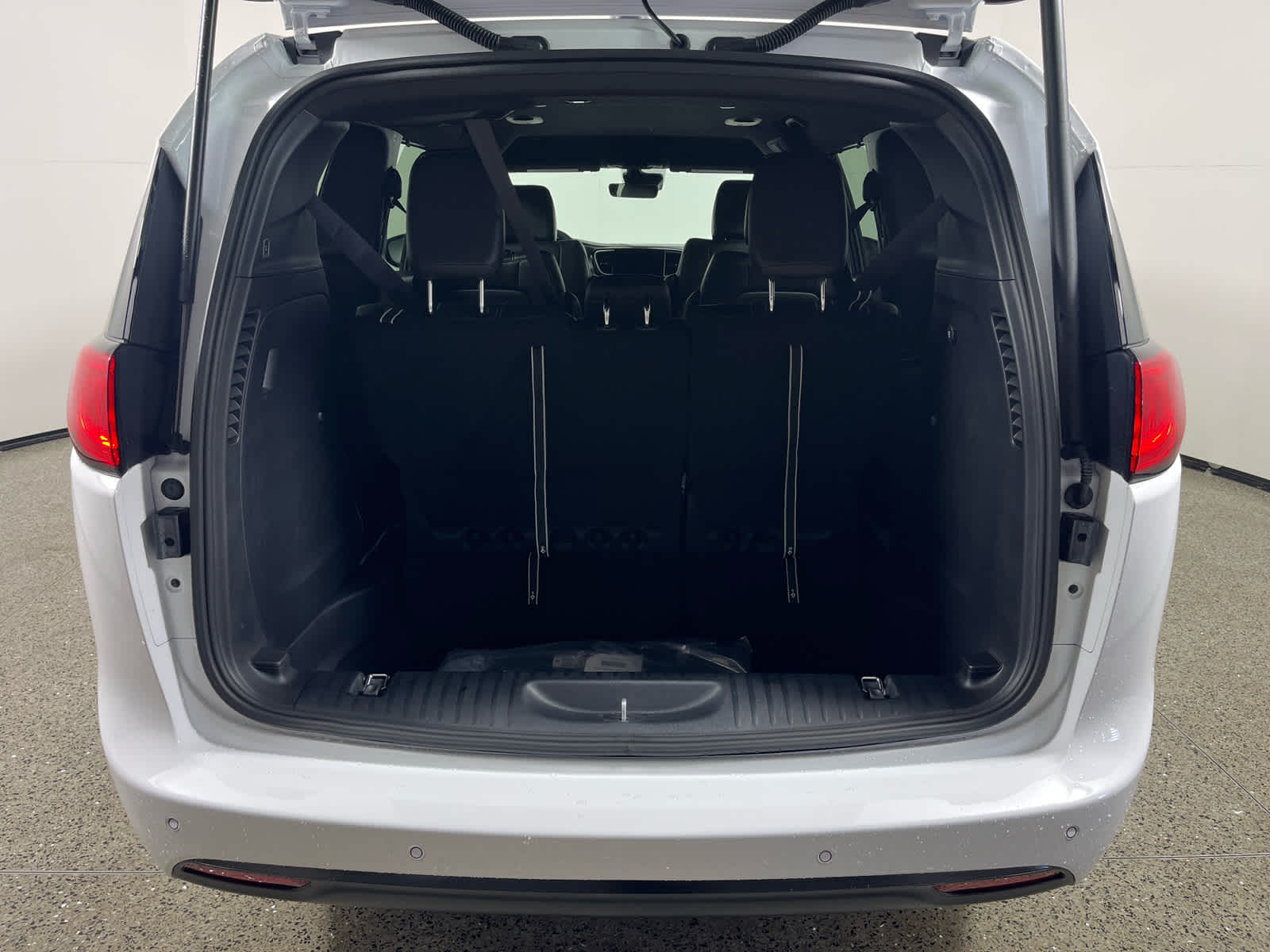 2026 Chrysler Voyager VOYAGER LX