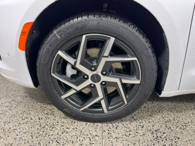 2027 Chrysler Pacifica Pinnacle