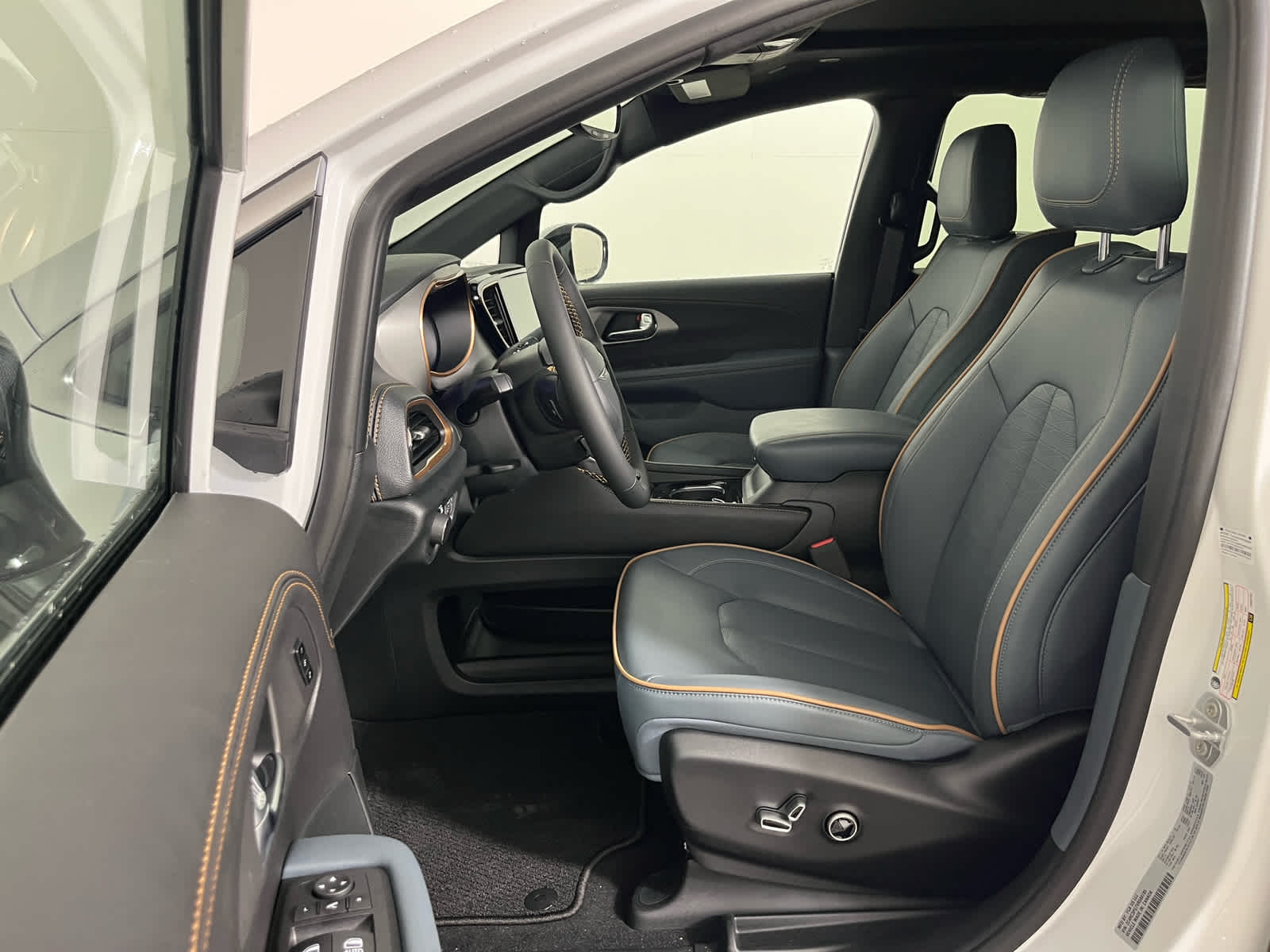 2027 Chrysler Pacifica Pinnacle