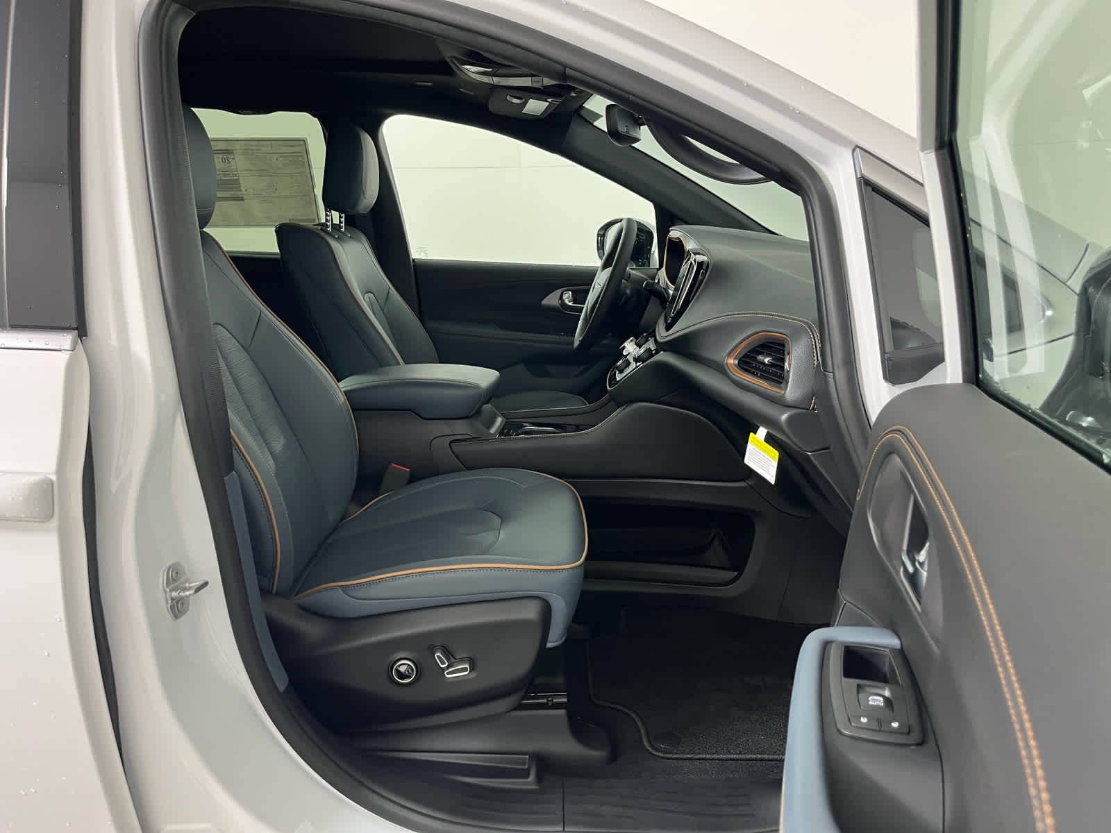 2027 Chrysler Pacifica Pinnacle