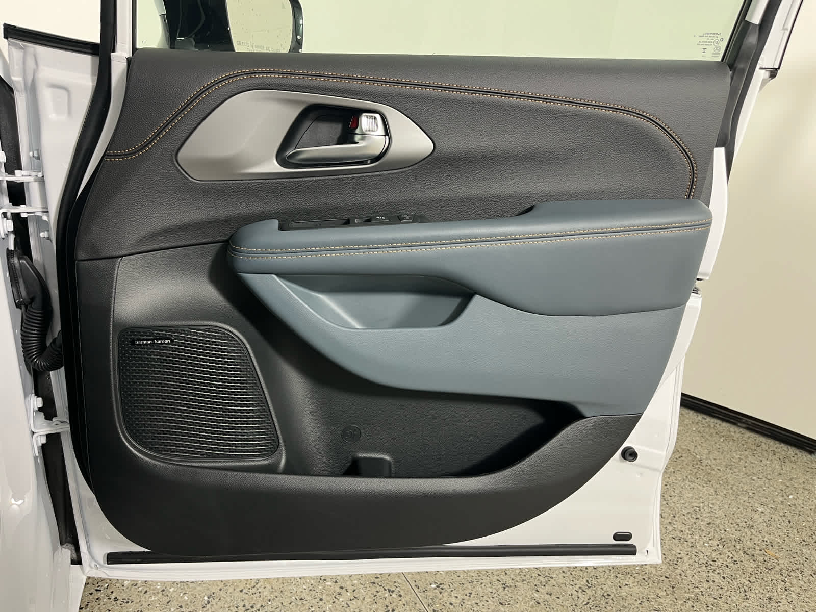 2027 Chrysler Pacifica Pinnacle