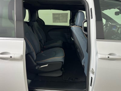 2027 Chrysler Pacifica Pinnacle
