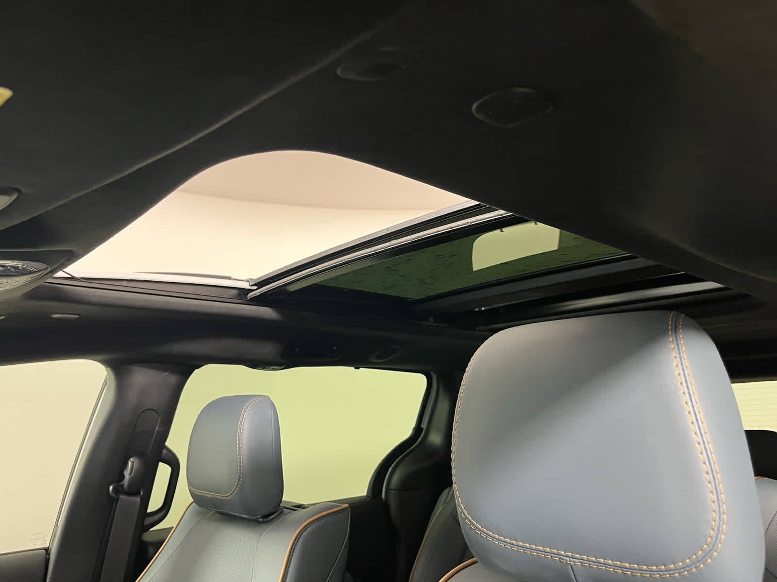 2027 Chrysler Pacifica Pinnacle