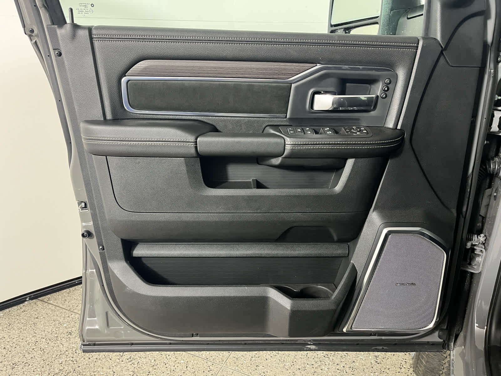 2026 RAM Ram 3500 RAM 3500 LARAMIE CREW CAB 4X4 6'4' BOX