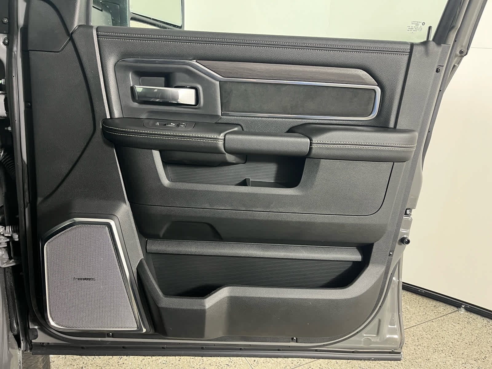 2026 RAM Ram 3500 RAM 3500 LARAMIE CREW CAB 4X4 6'4' BOX