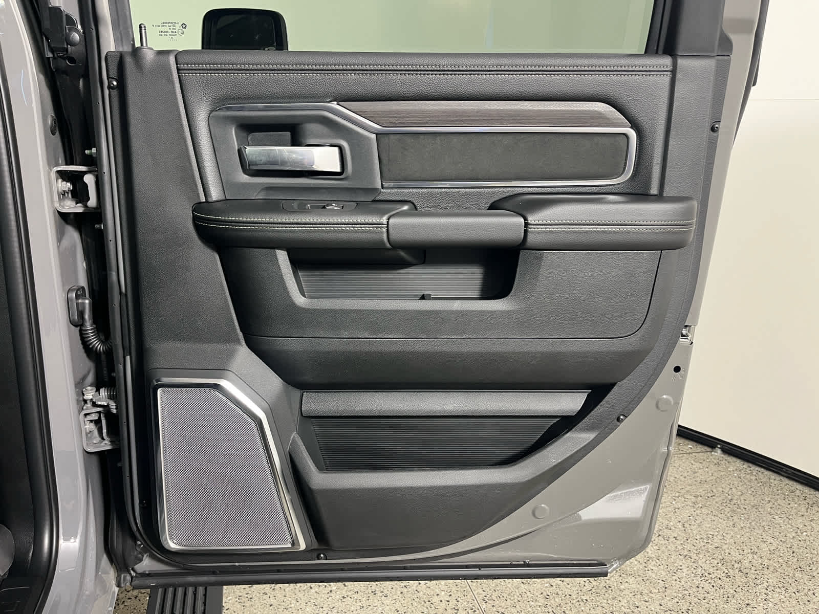 2026 RAM Ram 3500 RAM 3500 LARAMIE CREW CAB 4X4 6'4' BOX