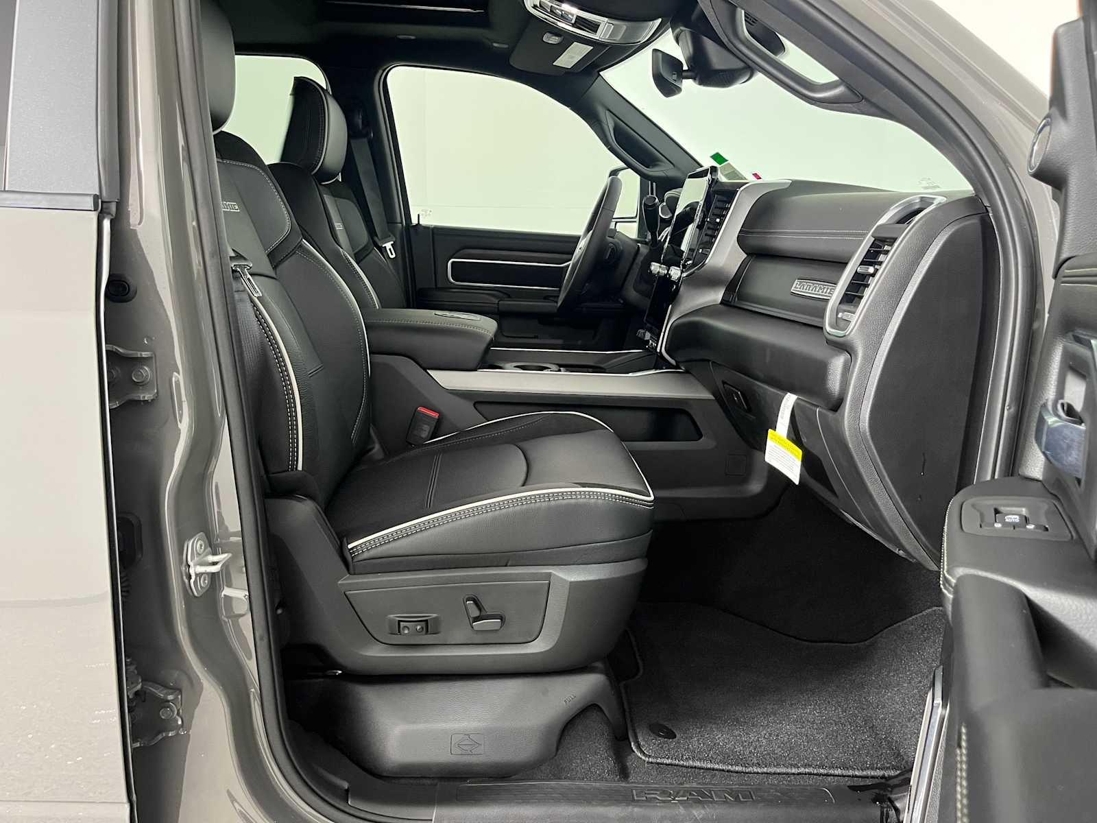 2026 RAM Ram 2500 RAM 2500 LARAMIE MEGA CAB 4X4 6'4' BOX