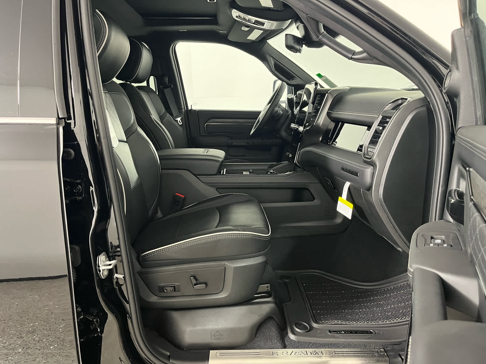 2025 RAM Ram 2500 RAM 2500 LIMITED CREW CAB 4X4 6'4' BOX