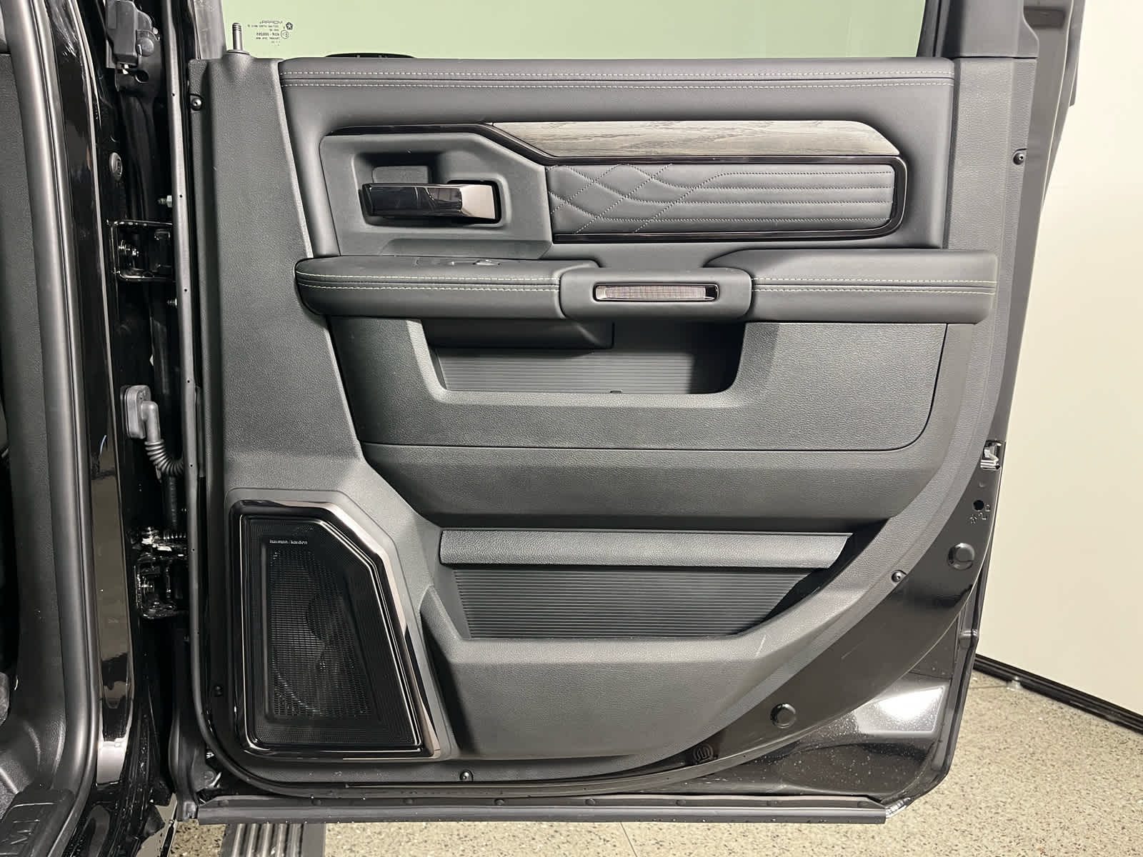 2025 RAM Ram 2500 RAM 2500 LIMITED CREW CAB 4X4 6'4' BOX