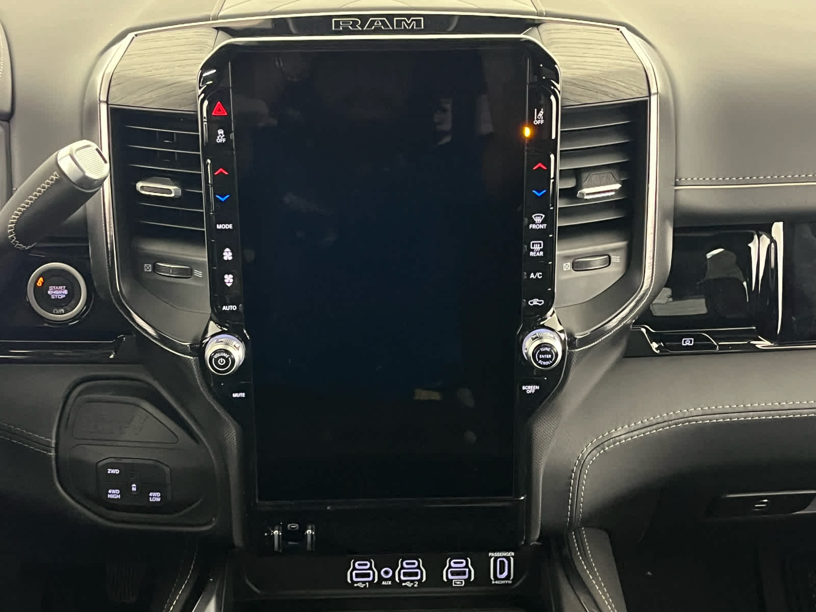 2026 RAM Ram 2500 RAM 2500 LIMITED CREW CAB 4X4 6'4' BOX