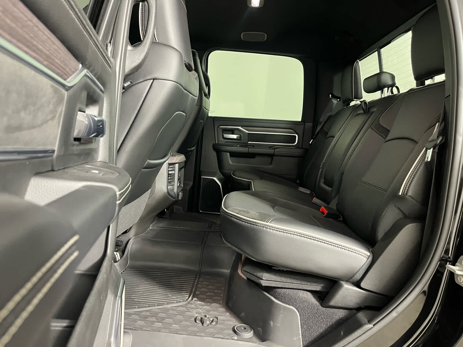 2026 RAM Ram 3500 RAM 3500 LARAMIE CREW CAB 4X4 8' BOX