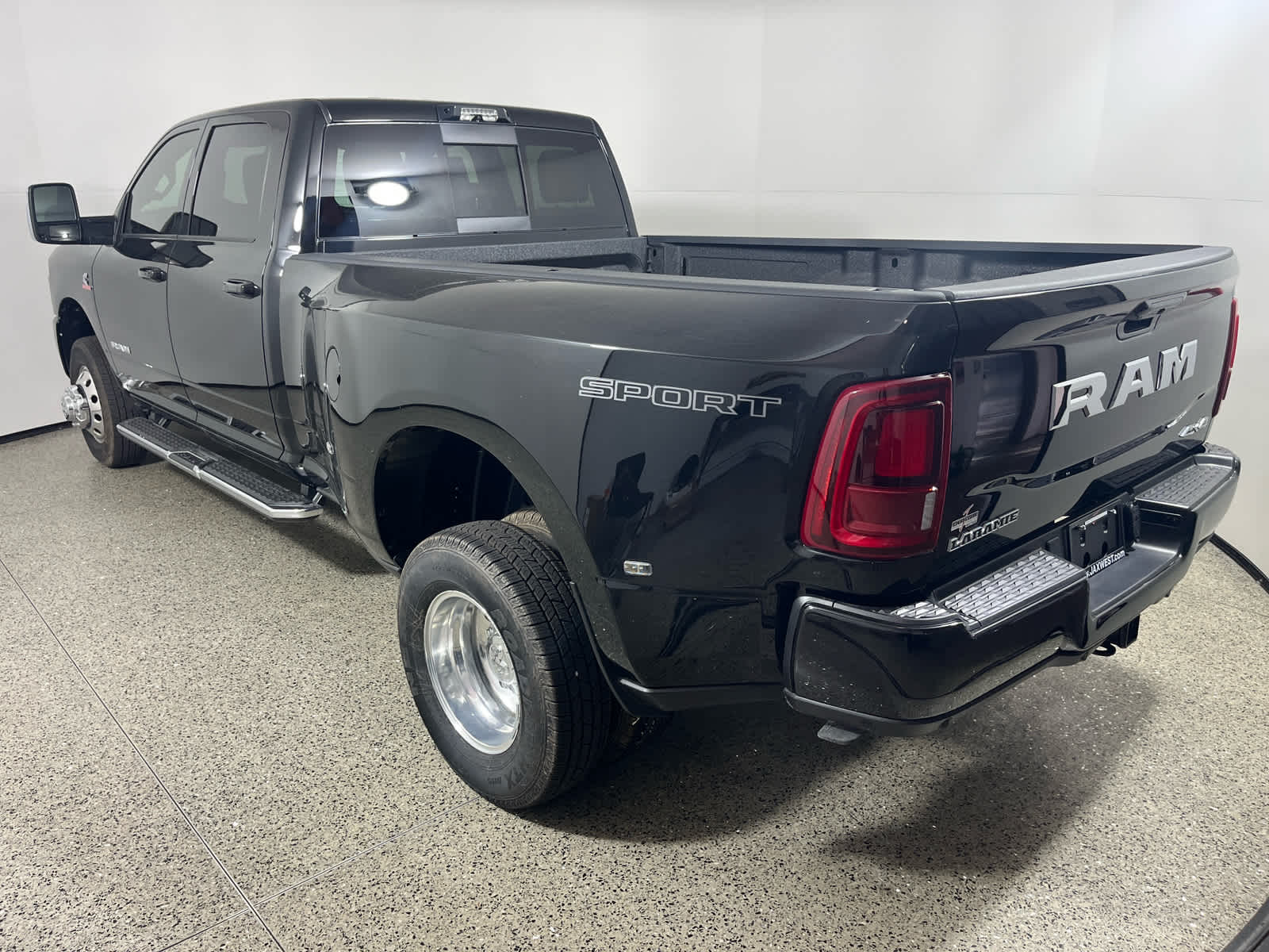 2026 RAM Ram 3500 RAM 3500 LARAMIE CREW CAB 4X4 8' BOX