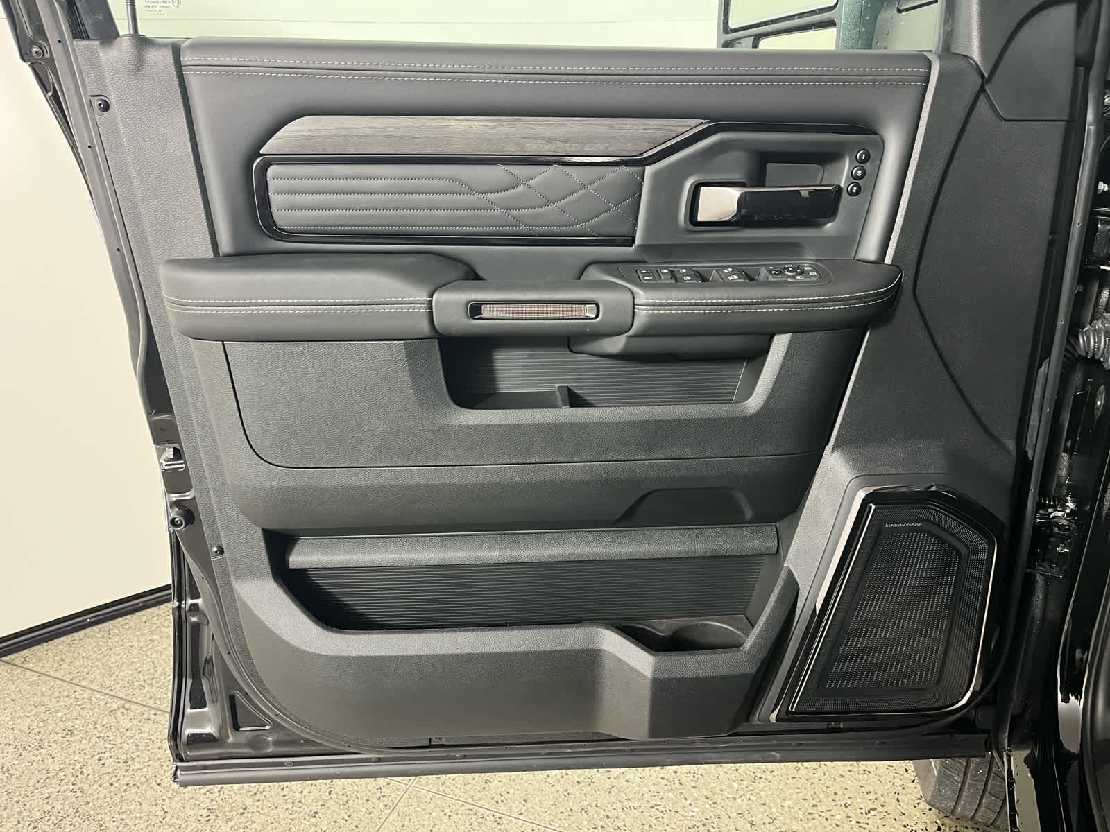 2026 RAM Ram 3500 RAM 3500 LIMITED CREW CAB 4X4 8' BOX