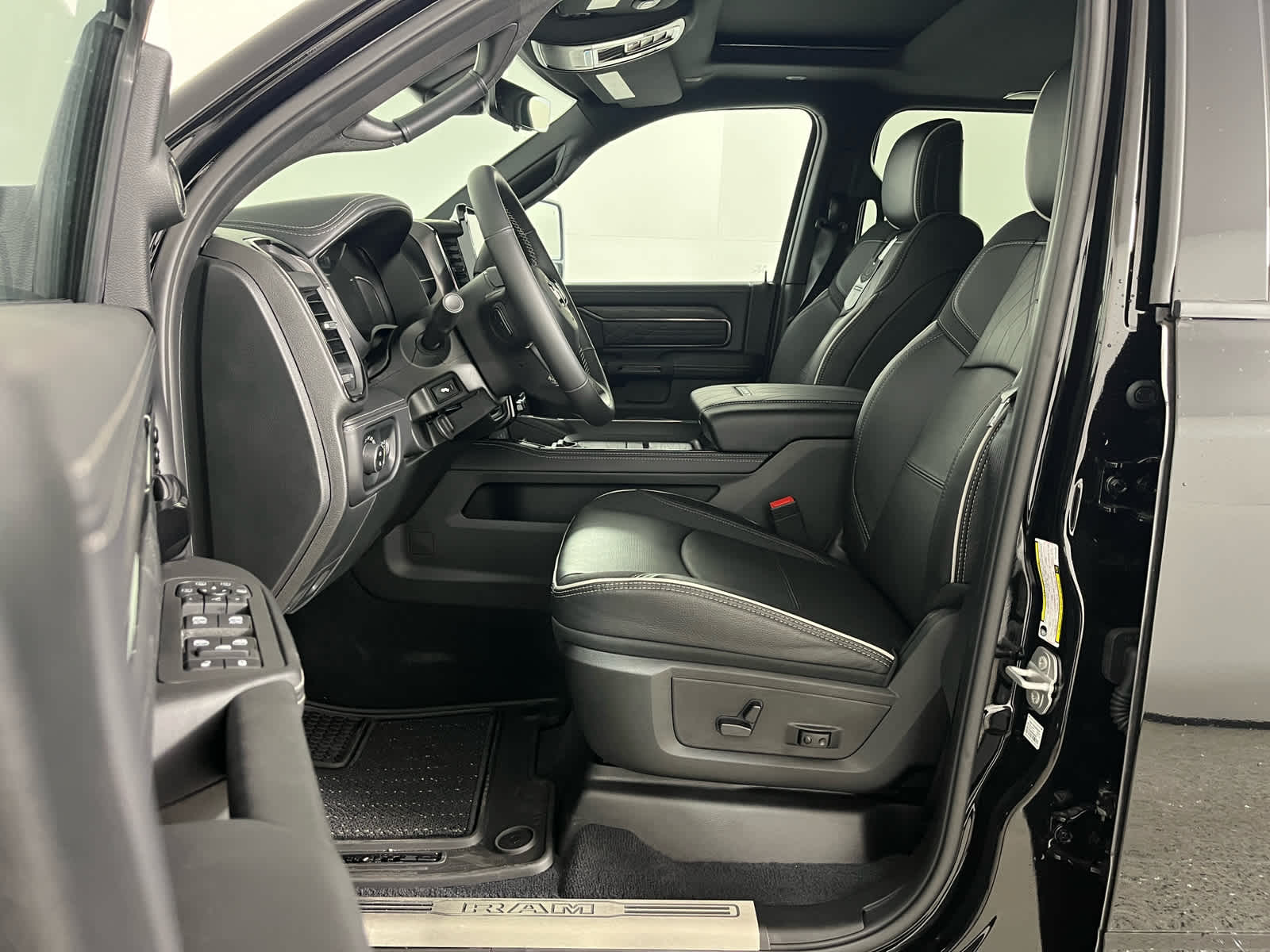 2026 RAM Ram 3500 RAM 3500 LIMITED CREW CAB 4X4 8' BOX