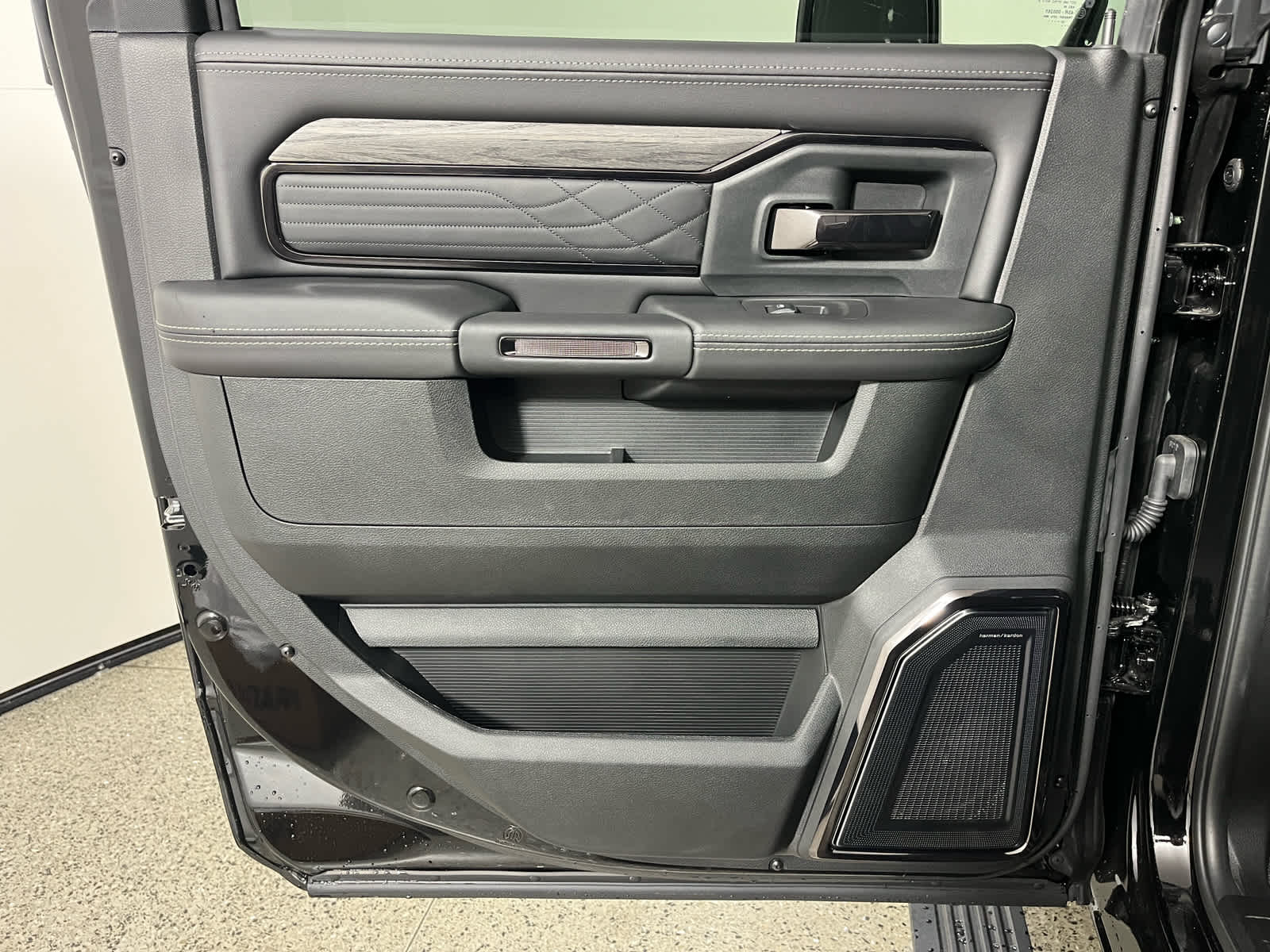 2026 RAM Ram 3500 RAM 3500 LIMITED CREW CAB 4X4 8' BOX