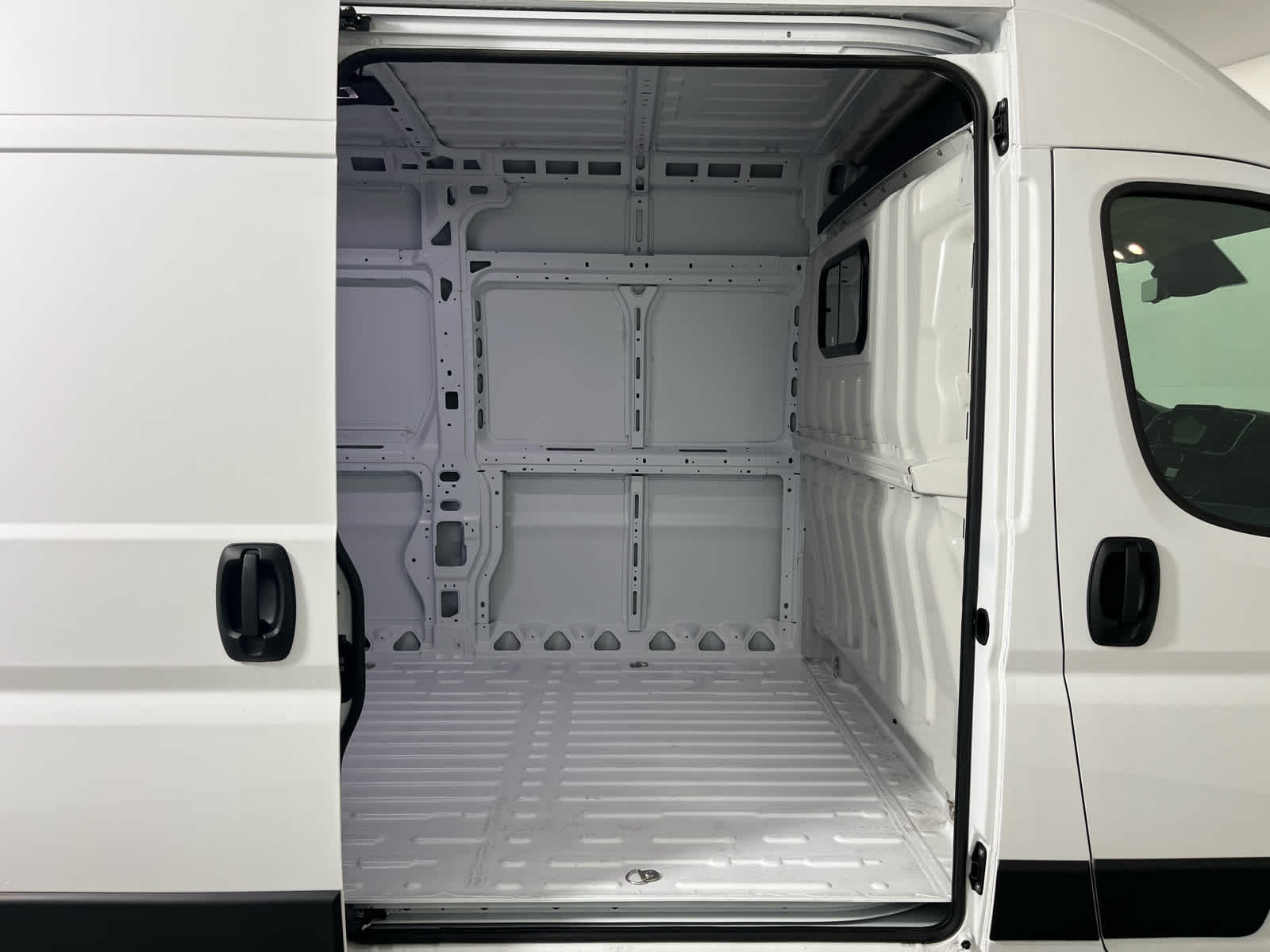 2026 RAM ProMaster Cargo Van SLT