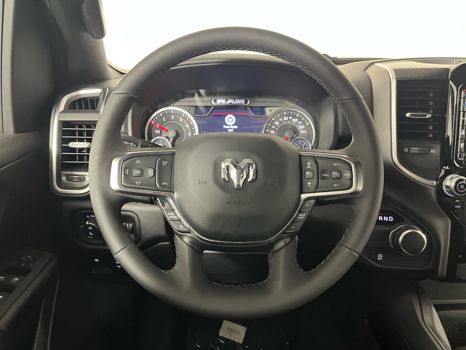 2025 RAM Ram 1500 RAM 1500 BIG HORN CREW CAB 4X2 5'7' BOX