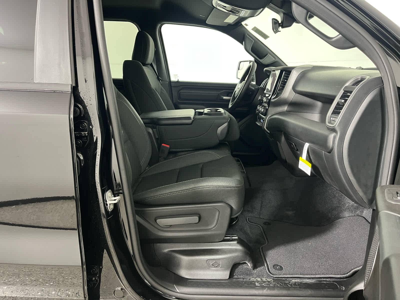 2025 RAM Ram 1500 RAM 1500 TRADESMAN CREW CAB 4X2 5'7' BOX