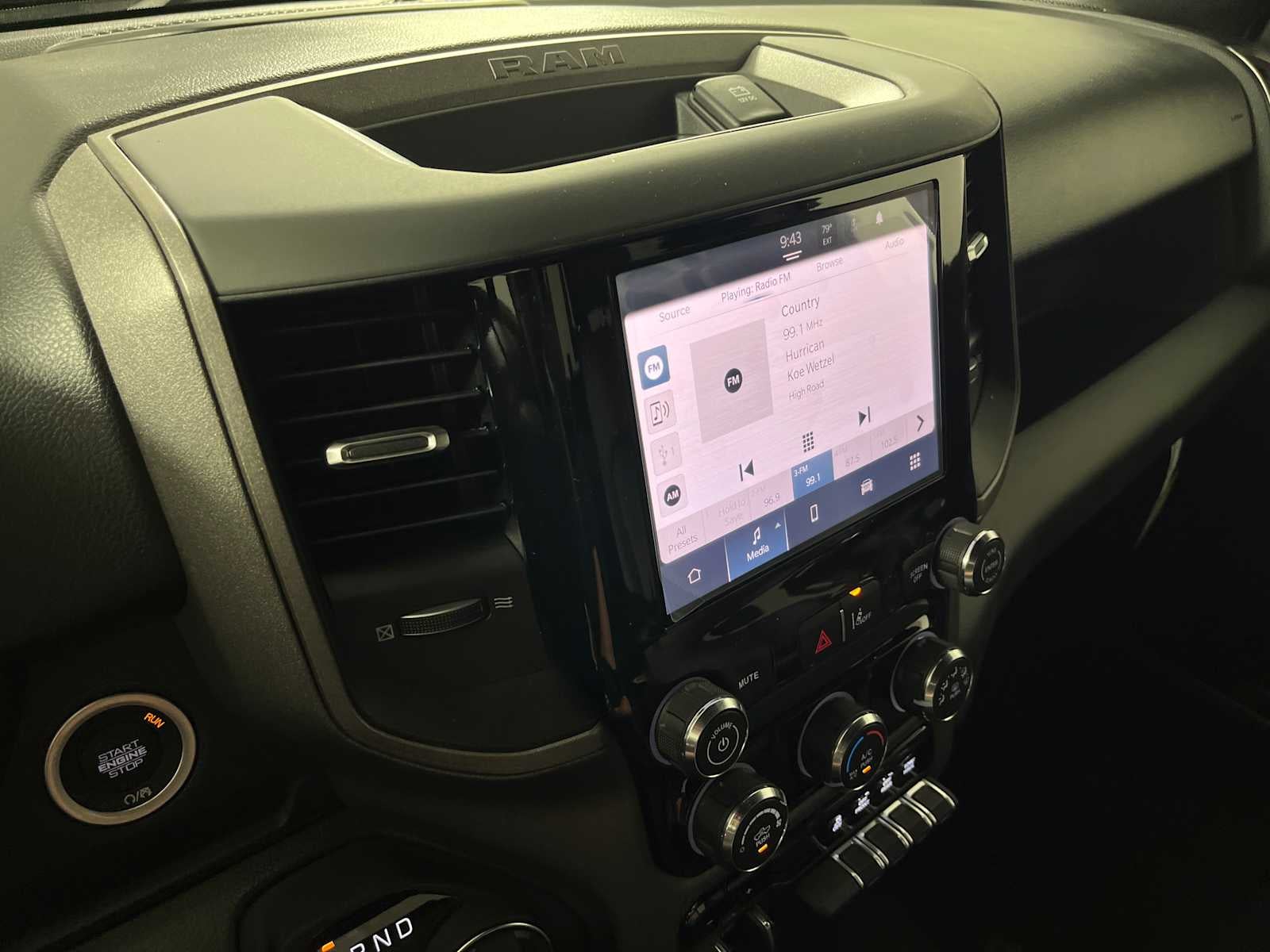 2026 RAM Ram 1500 RAM 1500 TRADESMAN CREW CAB 4X2 5'7' BOX