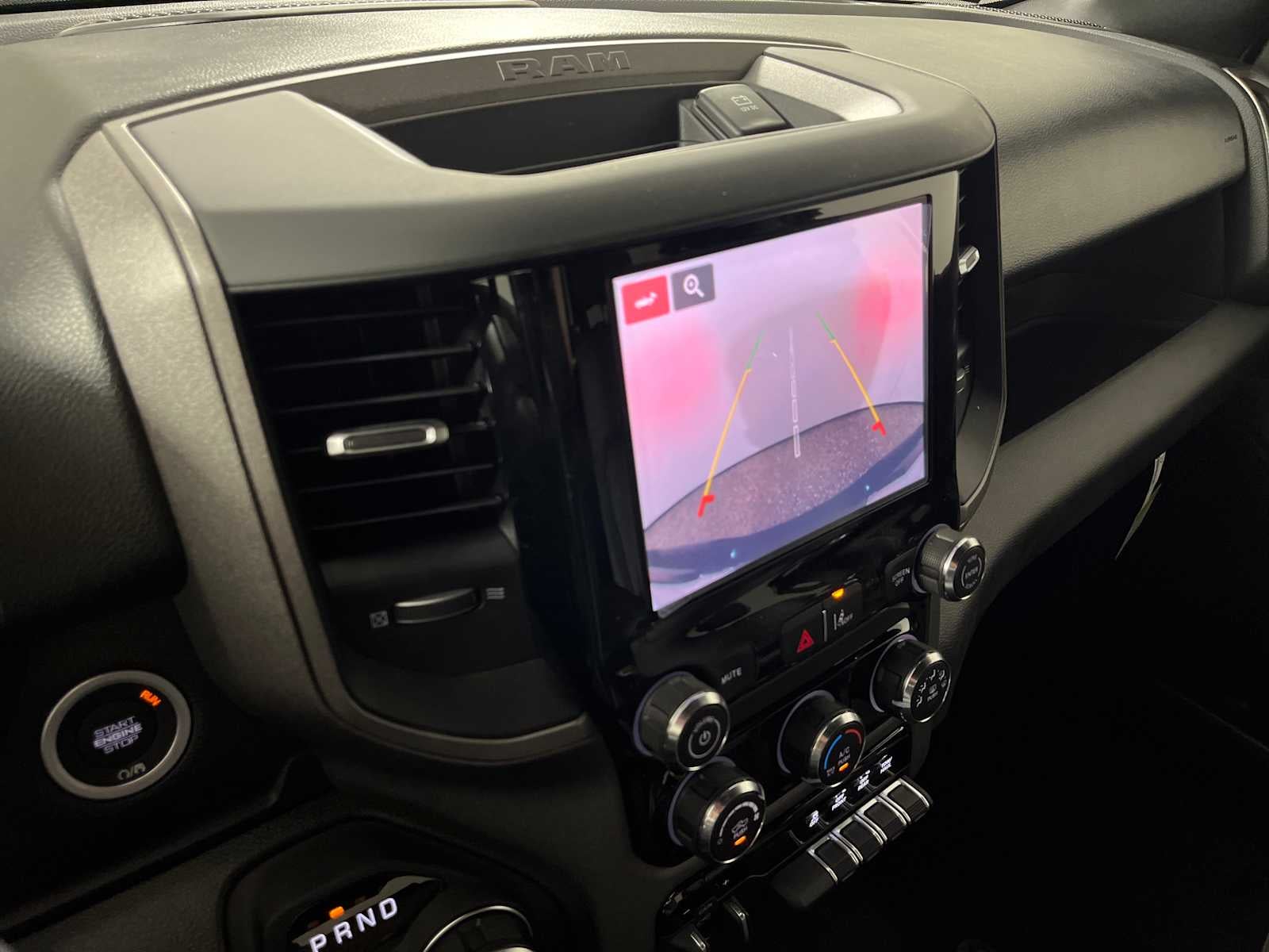 2026 RAM Ram 1500 RAM 1500 TRADESMAN CREW CAB 4X2 5'7' BOX