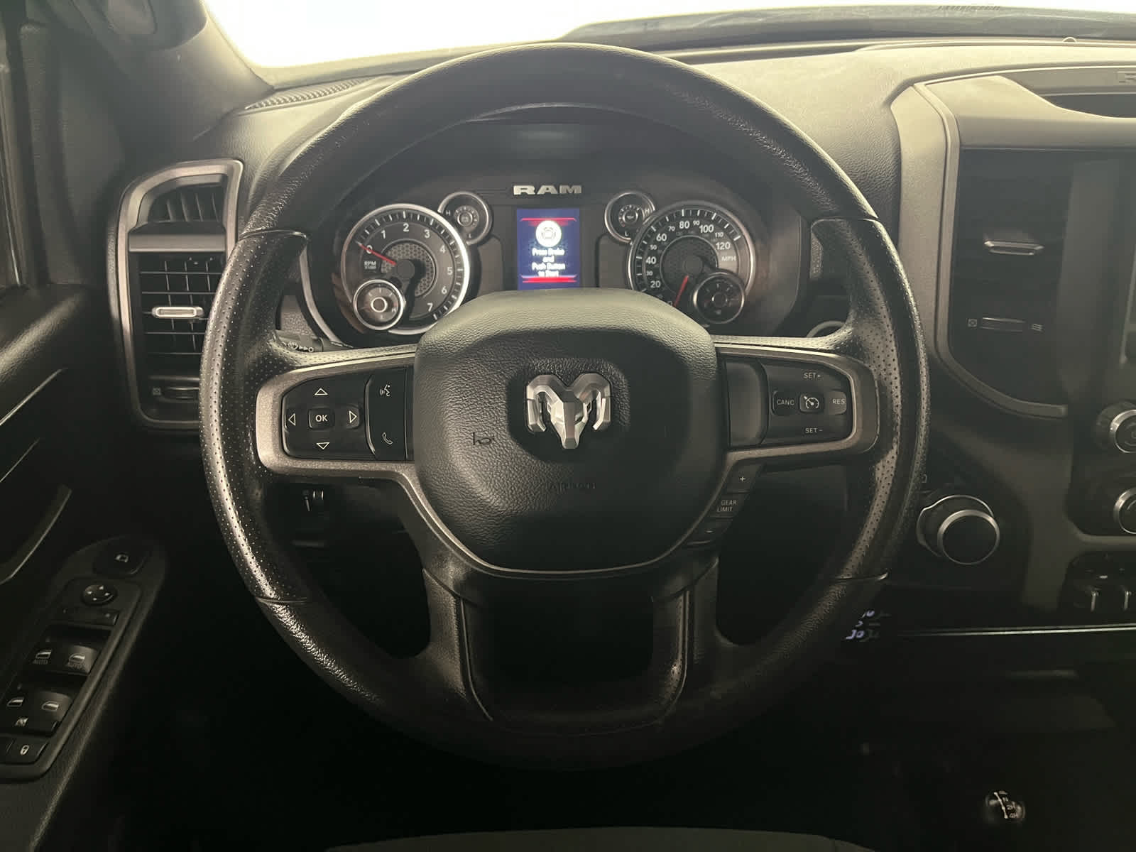 2024 RAM 2500 Tradesman Crew Cab 4x4 6'4' Box