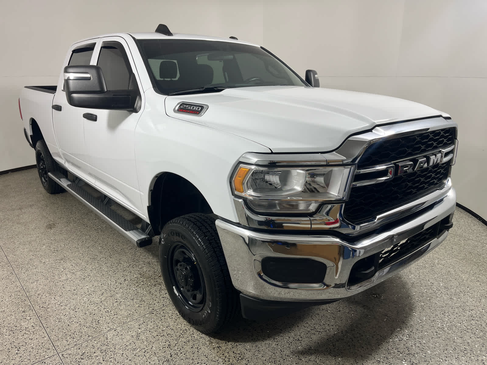 2024 RAM 2500 Tradesman Crew Cab 4x4 6'4' Box