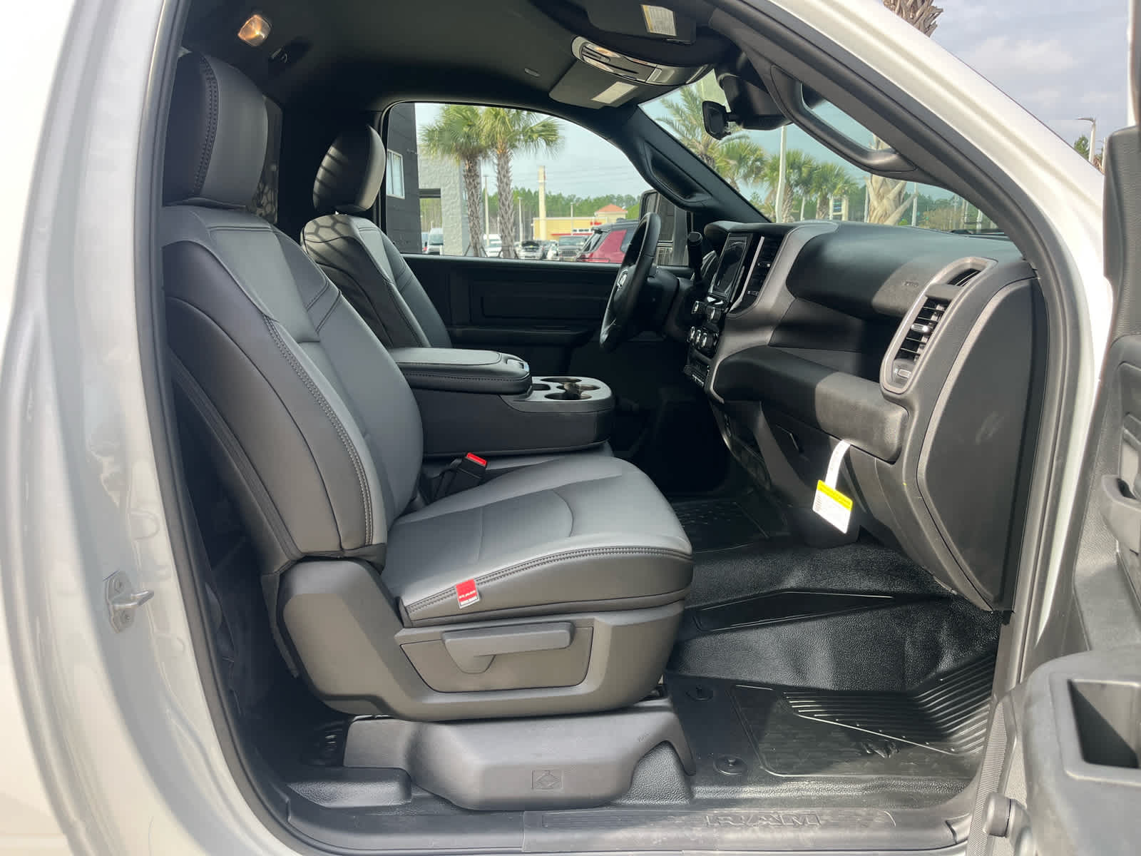 2026 RAM Ram 3500 Chassis Cab RAM 3500 TRADESMAN CHASSIS REGULAR CAB 4X4 84' CA