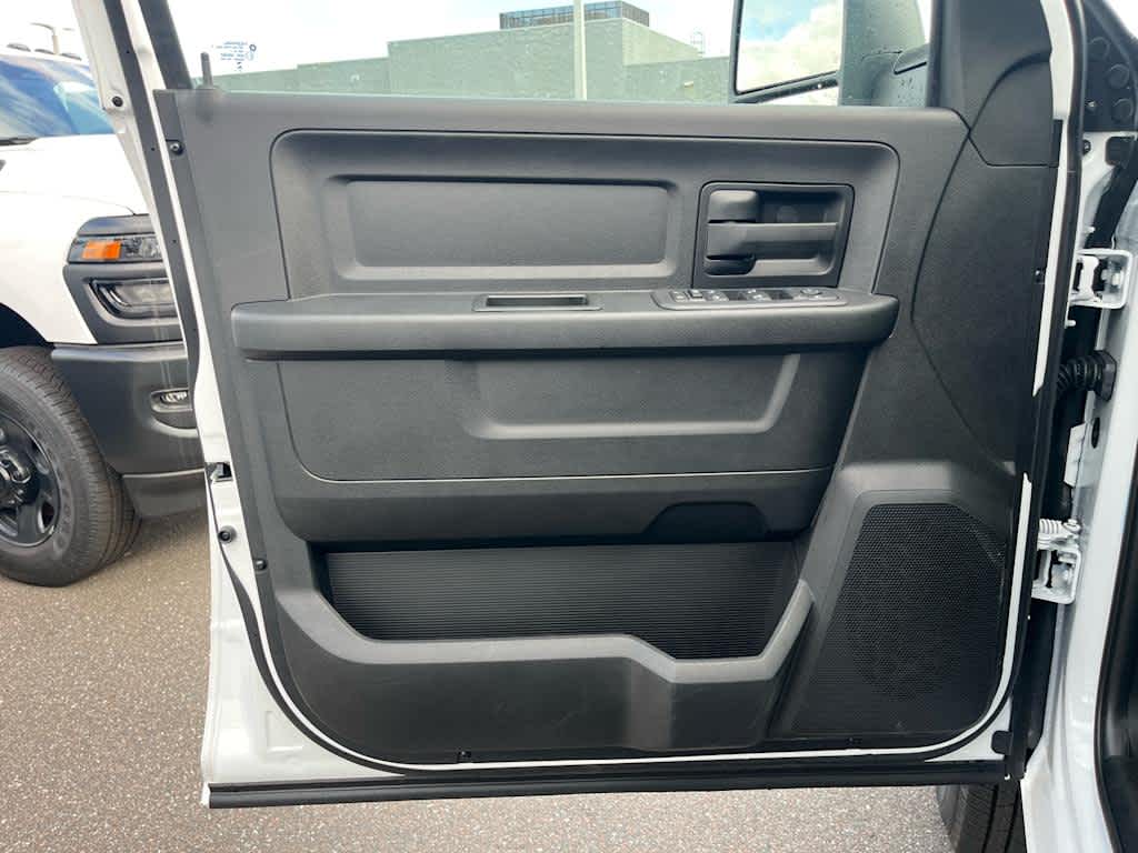 2026 RAM Ram 3500 Chassis Cab RAM 3500 TRADESMAN CREW CAB CHASSIS 4X4 60' CA