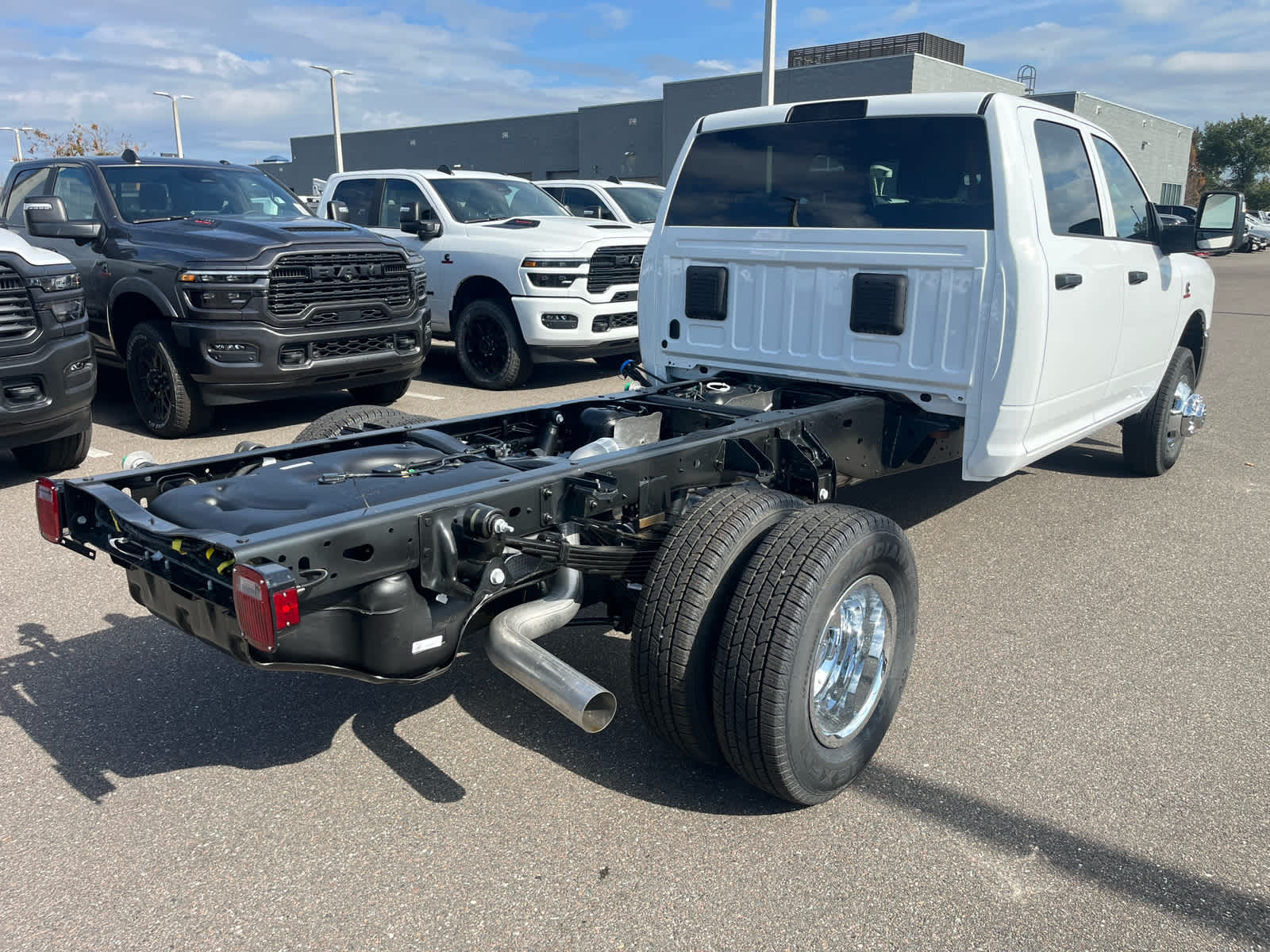 2026 RAM Ram 3500 Chassis Cab RAM 3500 TRADESMAN CREW CAB CHASSIS 4X4 60' CA