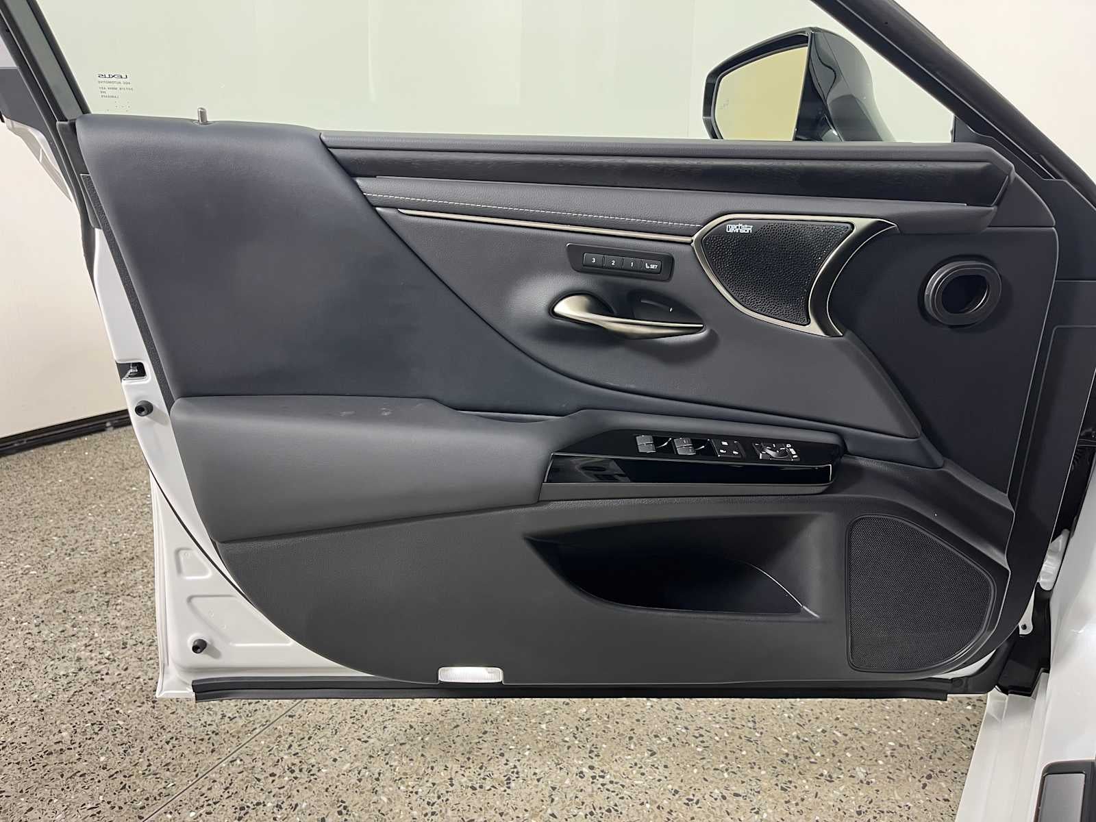 2025 Lexus ES 350 Ultra Luxury