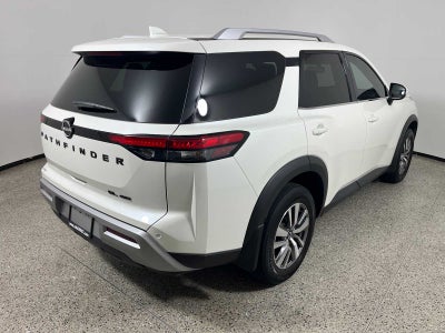 2022 Nissan Pathfinder SL