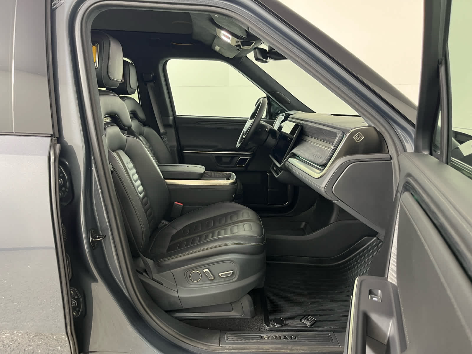 2023 Rivian R1T Adventure Quad Motor Large Pack