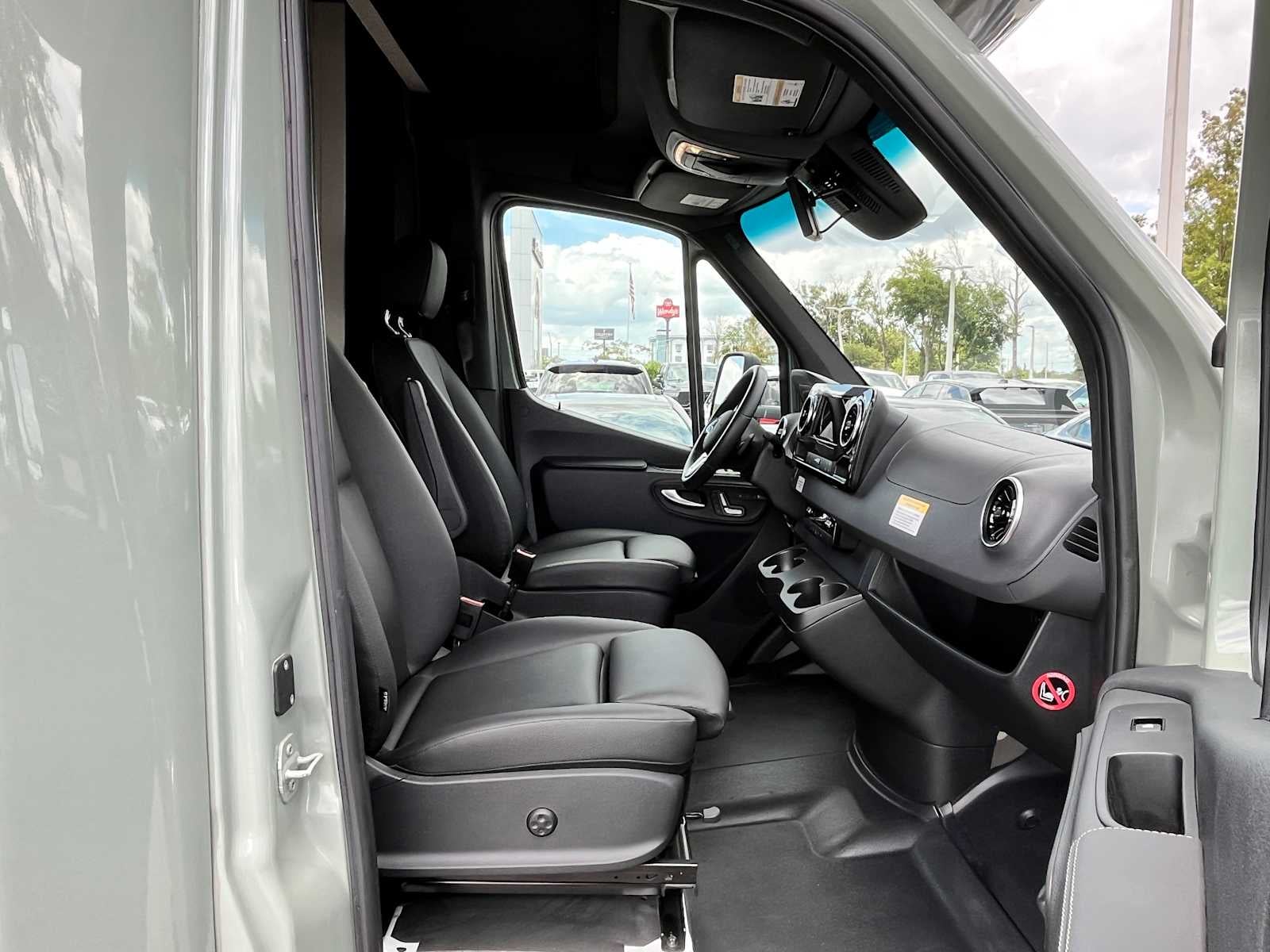 2024 Mercedes-Benz Sprinter Cab Chassis Base