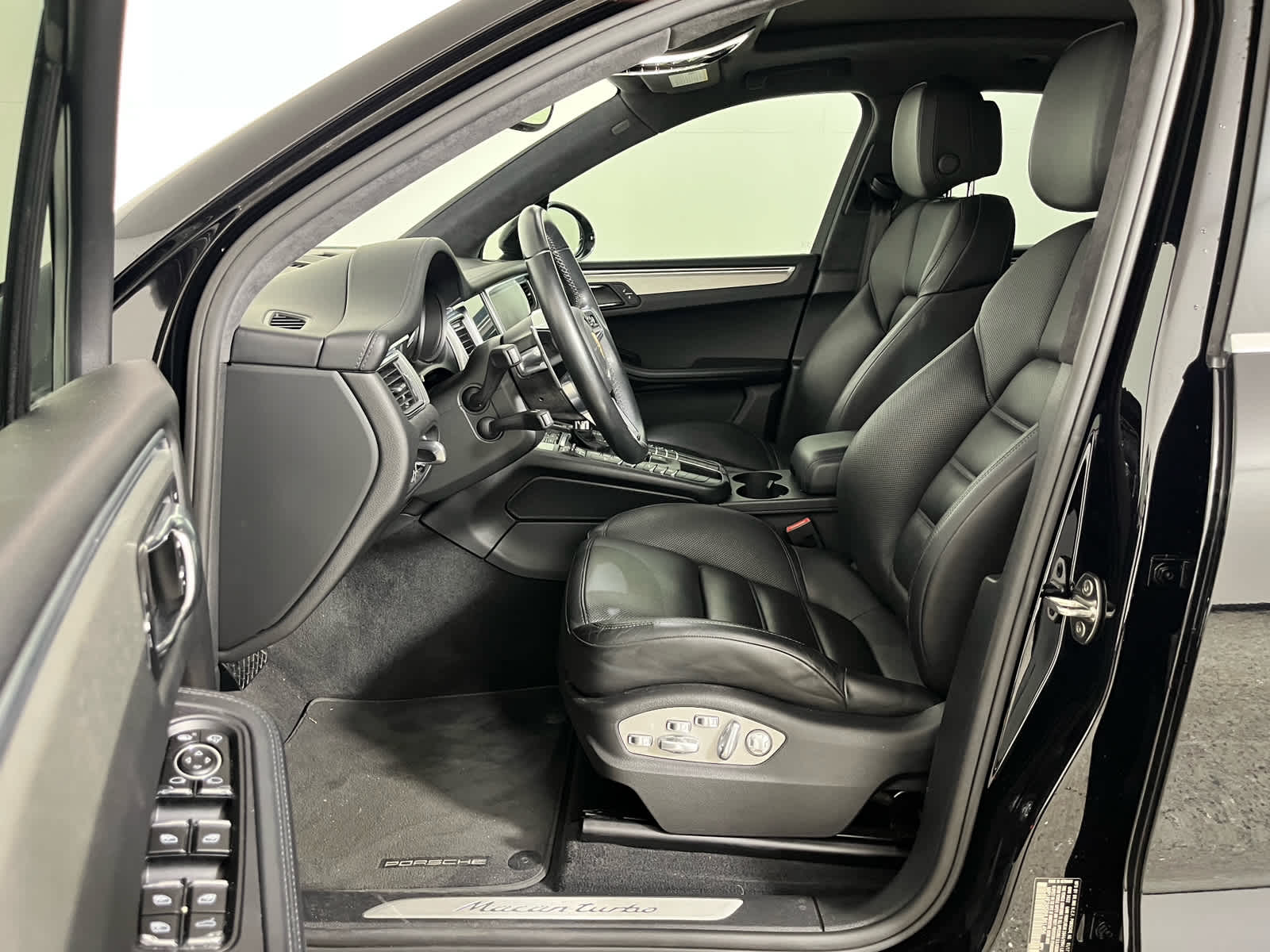 2017 Porsche Macan Turbo