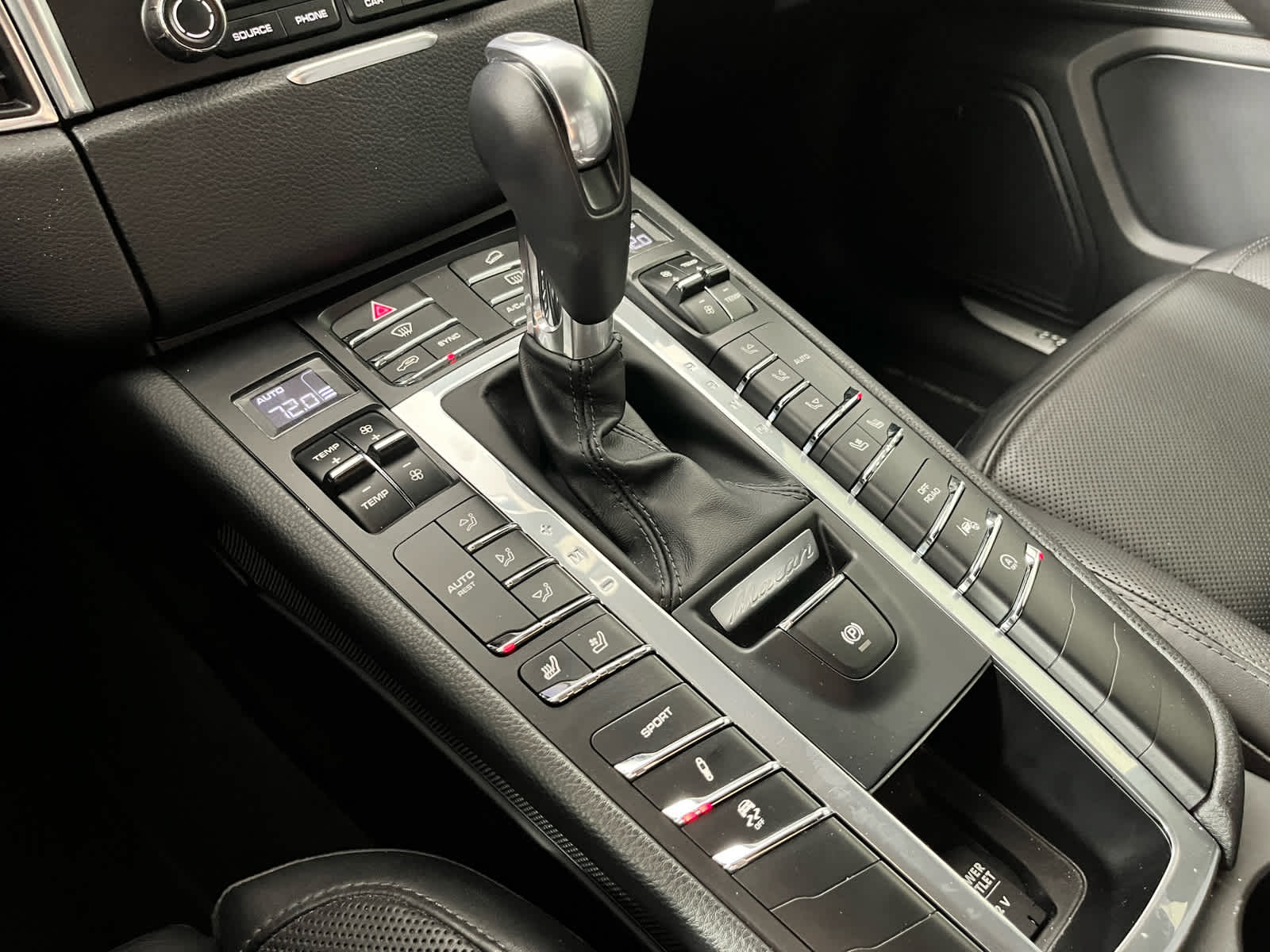 2017 Porsche Macan Turbo